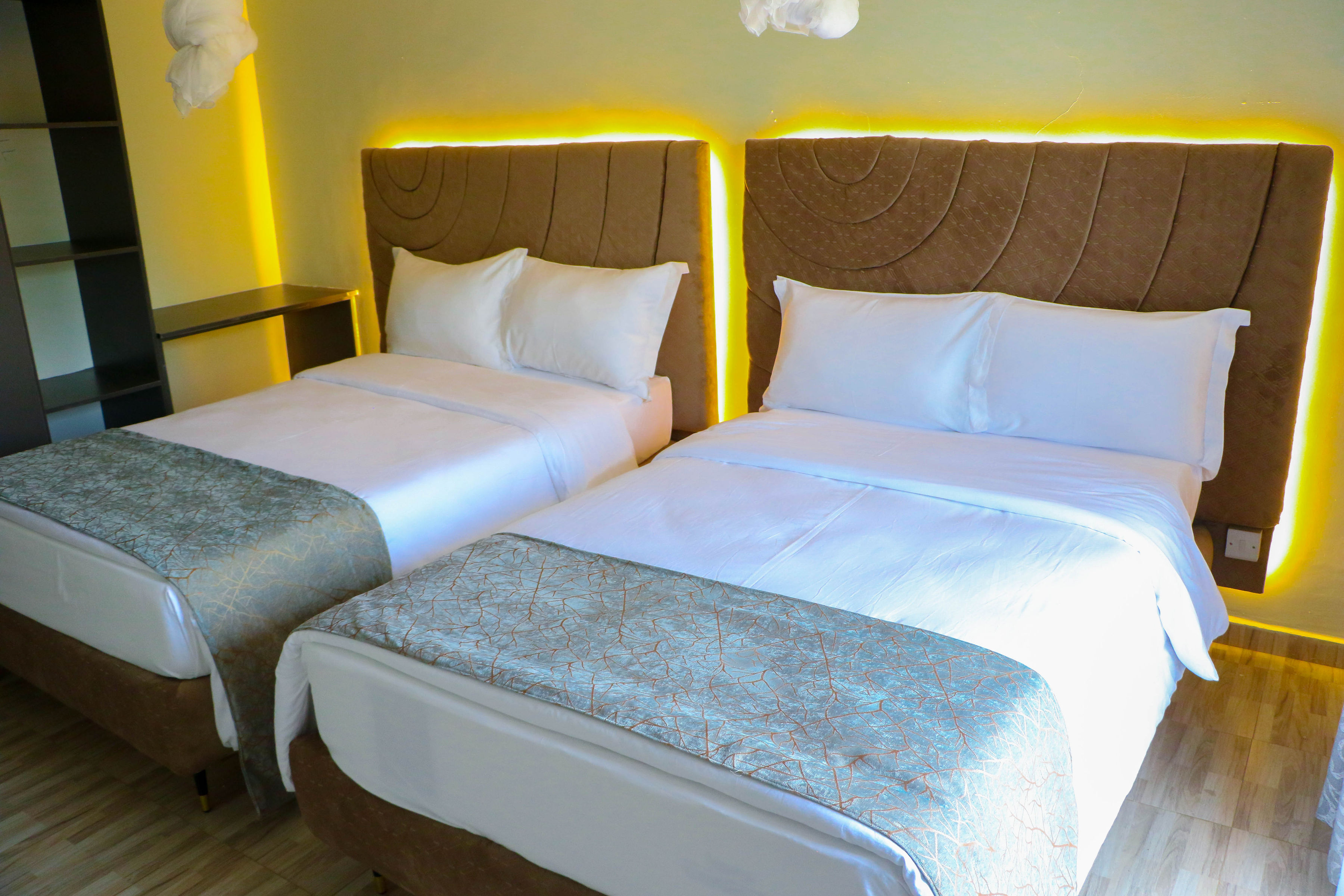 Twin Queen 1-Bedroom